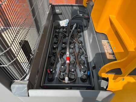 Apilador conductor incorporado 2018  Jungheinrich ERC 216 ac (5)