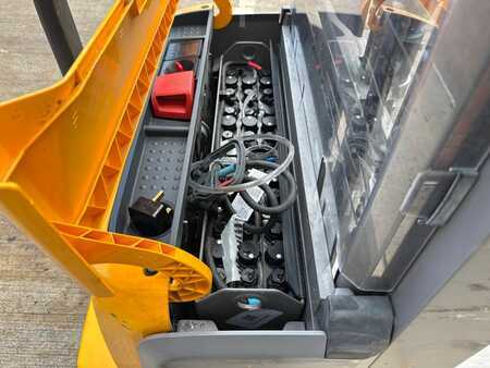 Apilador conductor incorporado 2019  Jungheinrich EJC 110 115-57 430 DZ (6)