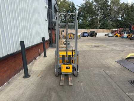 Apilador conductor incorporado 2019  Jungheinrich EJG 112 100-320 ZT (3)