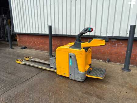 Transpaleta eléctrica 2021  Jungheinrich ERE 120 KP 195-54 (2)