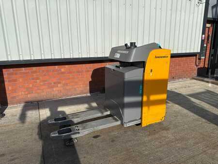 Transpaleta eléctrica 2017  Jungheinrich ESE 120 100-54 (1)