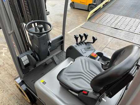 Eléctrico - 3 rodas 2020  Jungheinrich EFG 113 SP G+ZVG 110-450 DZ - Fork Spreader (11)