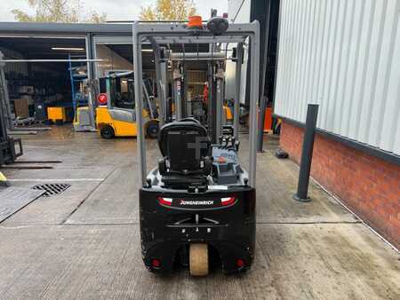 Eléctrico - 3 rodas 2020  Jungheinrich EFG 113 SP G+ZVG 110-450 DZ - Fork Spreader (4)