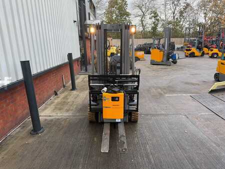 Eléctrico - 3 rodas 2020  Jungheinrich EFG 113 SP G+ZVG 110-450 DZ - Fork Spreader (5)