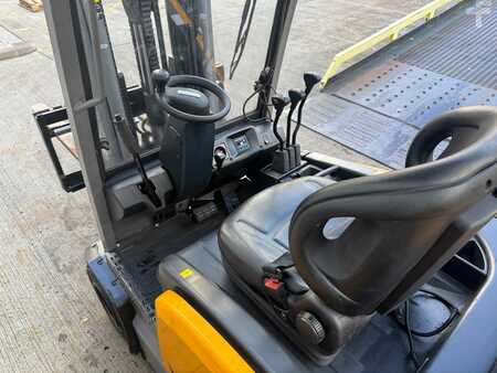 Chariots électriques à 4 roues 2022  Jungheinrich EFG BC 320 SP GE 100-480 DZ (11)