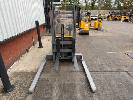 Stackers Stand-on 2016  Jungheinrich EJC B16 100-280 ZZ (5)