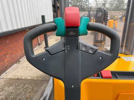 Stackers Stand-on 2016  Jungheinrich EJC B16 100-280 ZZ (8)