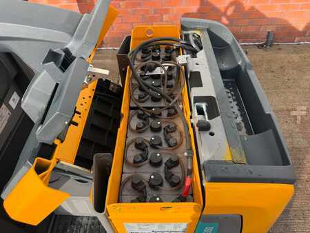 Tahač 2020  Jungheinrich EZS 350 (11)