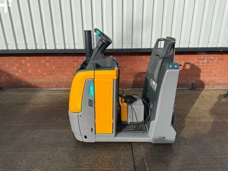 Tahač 2020  Jungheinrich EZS 350 (2)