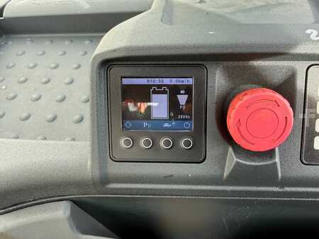 Tahač 2020  Jungheinrich EZS 350 (7)