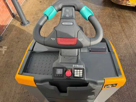 Tahač 2020  Jungheinrich EZS 350 (8)