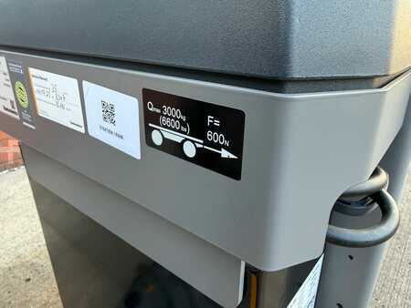 Tow Tugs 2020  Jungheinrich EZS 130 (9)