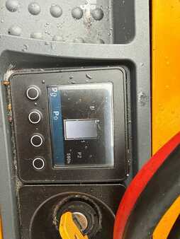 Apilador conductor incorporado 2017 Jungheinrich EJC B16 (4)