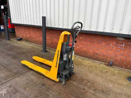 Stackers Stand-on 2019  Jungheinrich AMX10E (1)