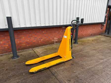 Stackers Stand-on 2019  Jungheinrich AMX10E (2)