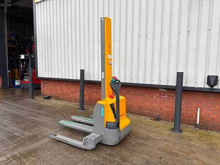 El-stabler - Med platform 2024  Jungheinrich EMC B10 115-57 200 E (1)