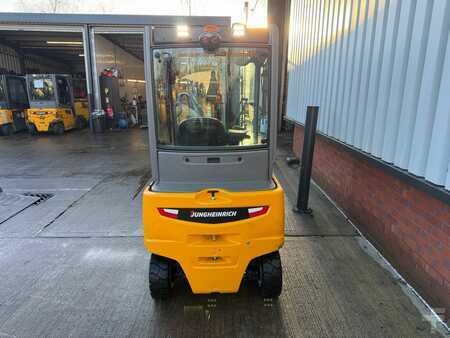 Elektromos 4 kerekű 2019  Jungheinrich EFG 320 SP GE 100-440 DZ (4)