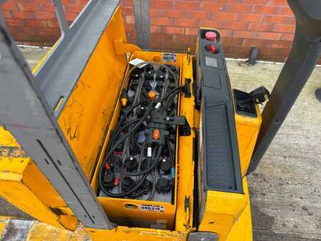 Transpaleta eléctrica 2019  Jungheinrich EJE 116 100-67 (4)