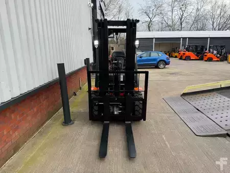 Chariots élévateurs GPL 2026  HC (Hangcha) CPYD30-XH31B1 (3)