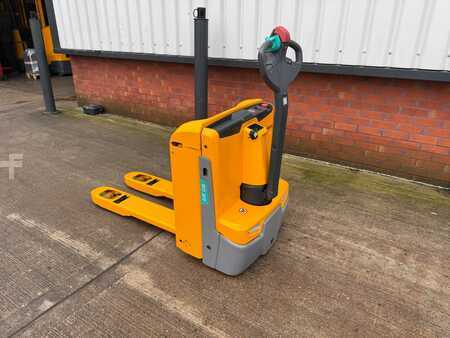 Lavtløftende truck 2021  Jungheinrich EJE 116 100-51 (5)