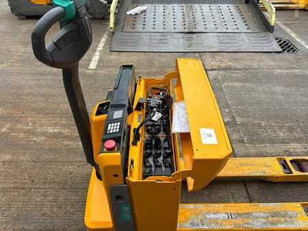 Lavtløftende truck 2019  Jungheinrich EJE 116 115-54 (5)