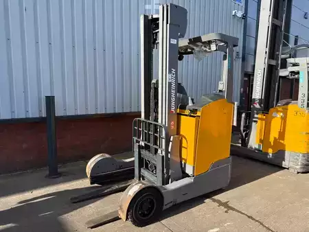 Chariots à mât rétractable 2019  Jungheinrich ETV C16 (1)