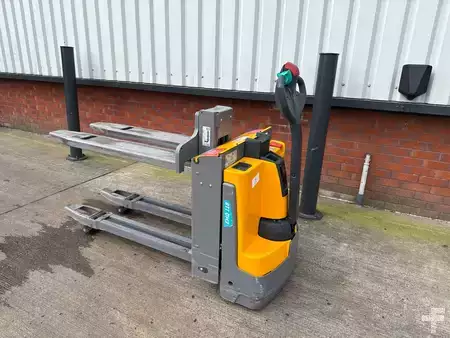 Stapelaars met staplatform 2020  Jungheinrich EMD 118 119-54 60 E (1)