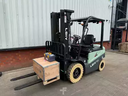 El truck - 4 hjulet 2026  LGIV CPCD25 - Li Ion 412Ah (1)
