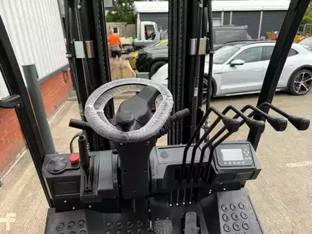 El truck - 4 hjulet 2026  LGIV CPCD25 - Li Ion 412Ah (9)