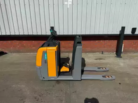 Préparateurs de commande horizontaux 2021  Jungheinrich ECE 220 100-66 (2)