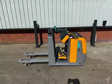 Préparateurs de commande horizontaux 2021  Jungheinrich ECE 220 100-66 (4)