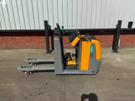 Préparateurs de commande horizontaux 2021  Jungheinrich ECE 220 100-66 (3)