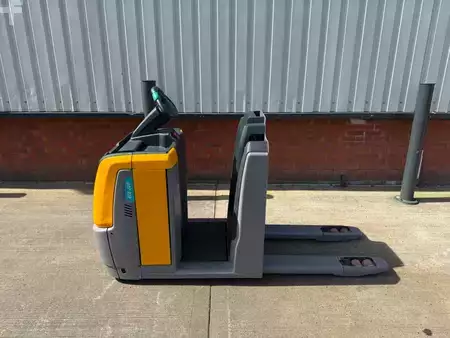 Préparateurs de commande horizontaux 2021  Jungheinrich ECE 220 100-66 (2)