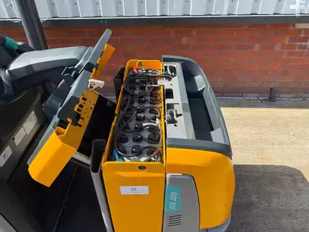 Préparateurs de commande horizontaux 2021  Jungheinrich ECE 220 100-66 (8)