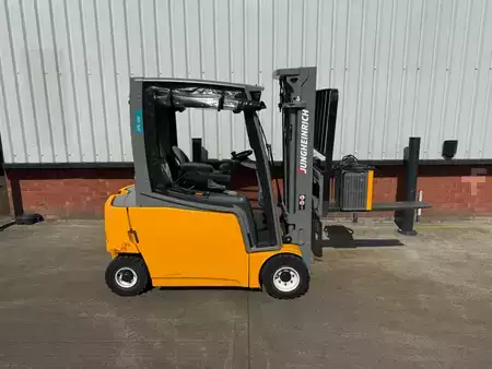 Eléctrica de 4 ruedas 2016  Jungheinrich EFG 320 SP GE 115 470 DZ (4)