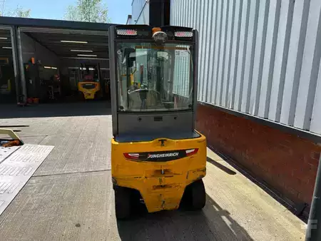 El truck - 4 hjulet 2019  Jungheinrich EFG 320 (3)