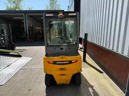 El truck - 4 hjulet 2019  Jungheinrich EFG 320 (4)