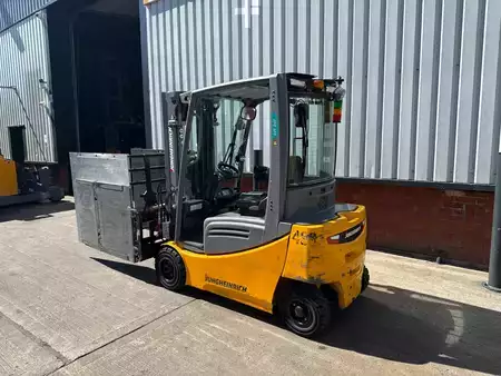 Elektryczne 4-kołowe 2019  Jungheinrich EFG 320 GE 100-440DZ - Carton Clamp (3)