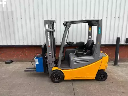 Elektro čtyřkolový VZV 2018  Jungheinrich EFG 320 SP GE 80-440 DZ (2)