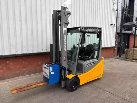 Elektro tříkolové VZV 2018  Jungheinrich EFG 220 SP 120-370 ZT (1)
