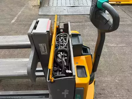 Stapelaars met staplatform 2020  Jungheinrich EMD 118 119-54 60 E (9)