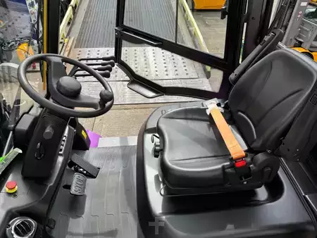 Elektro čtyřkolový VZV 2026  Jungheinrich CBH 2.5 - Full Cab - Li Ion (10)