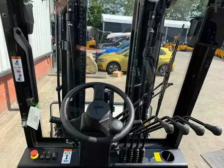 Elektro čtyřkolový VZV 2026  Jungheinrich CBH 2.0 - Full Cab - Li Ion (9)
