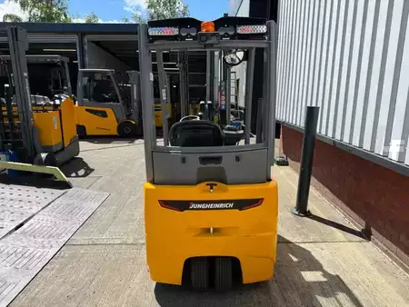 3-wiel elektrische heftrucks 2022  Jungheinrich EFG 213 SP ZVG+G 115-330DZ (4)