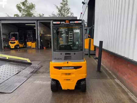 Carrelli elettrici 4 ruote 2022  Jungheinrich EFG 320 SP GE 115-310 ZT - Full cab (4)