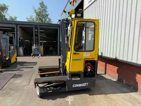 Chariots multidirectionnels 2021  Combilift C2500 LPG (4)