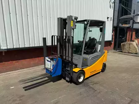 Carrelli elettrici 4 ruote 2022  Jungheinrich EFG 320 GE115-440DZ (1)