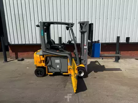 Carrelli elettrici 4 ruote 2022  Jungheinrich EFG 320 GE115-440DZ (5)