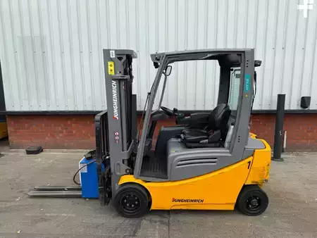 Carrelli elettrici 4 ruote 2022  Jungheinrich EFG 320 GE115-440DZ (2)