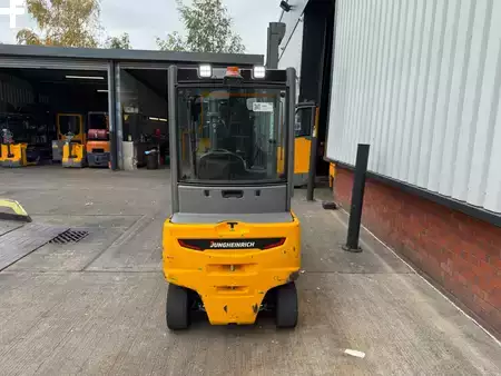 Carrelli elettrici 4 ruote 2022  Jungheinrich EFG 320 GE115-440DZ (6)